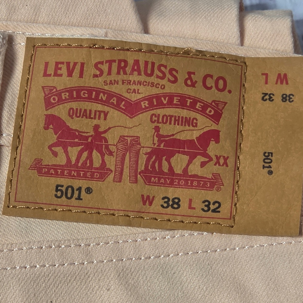 Levi's 501 Original Fit Jeans Mens 38x32 Peach NWOT Button Fly Straight Leg - Picture 9 of 9